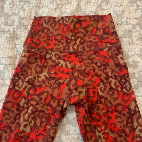 NWOT OFFLINE by Aerie Goals 7/8 Hi-Rise Leggings - Picture 2 of 6